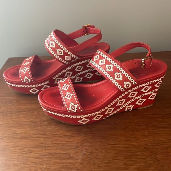 Tory Burch size 8 red and white - Picture 2 of 3